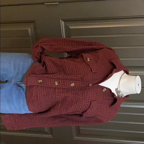 American Eagle Outfitters Tops - American Eagle Maroon Cropped Flannel